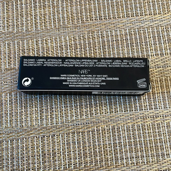 Nars - Picture 3 of 5